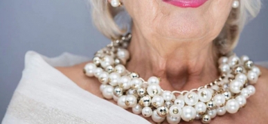 Элегантное Сияние: Как подобрать украшения для женщин старшего возраста