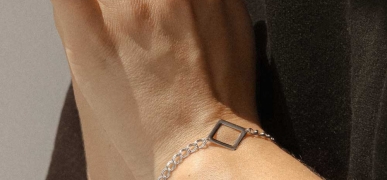 Искусство на запястье: Погружение в мир женских браслетов