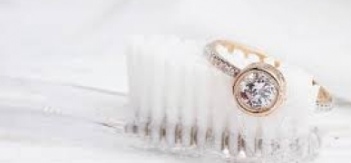 Искусство ухода за золотом: советы для сохранения блеска и красоты