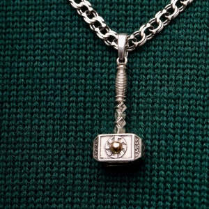 Серебряный подвес "Молот"