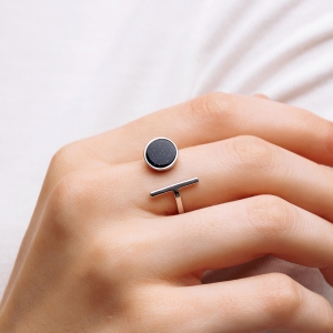 Срібна каблучка "Місяць"