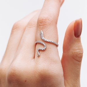 Срібна каблучка "Змія"