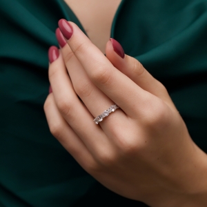 Срібна каблучка "Міра"