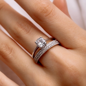 Срібна каблучка "Венера"