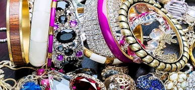 Чем отличается бижутерия от ювелирных изделий