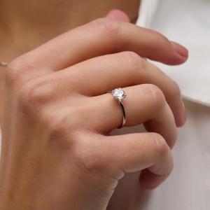 Срібна каблучка "Люсія"